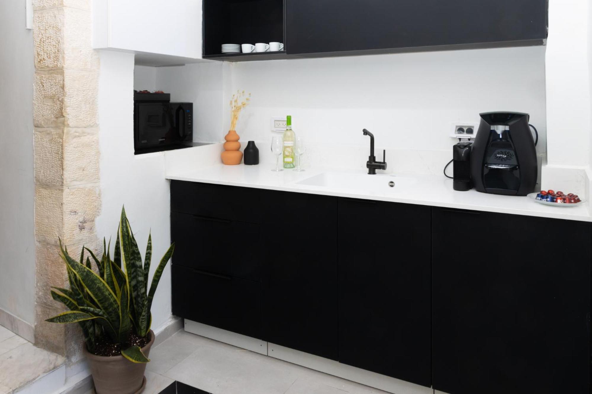 Mamilla View- Suites & Apt Hotel Йерусалим Стая снимка